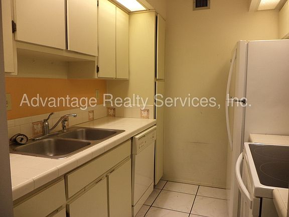 3rd image of 4411 Shady Terrace Ln APT 306