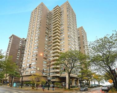 6301 N Sheridan Rd APT 3G, Chicago, IL, 60660