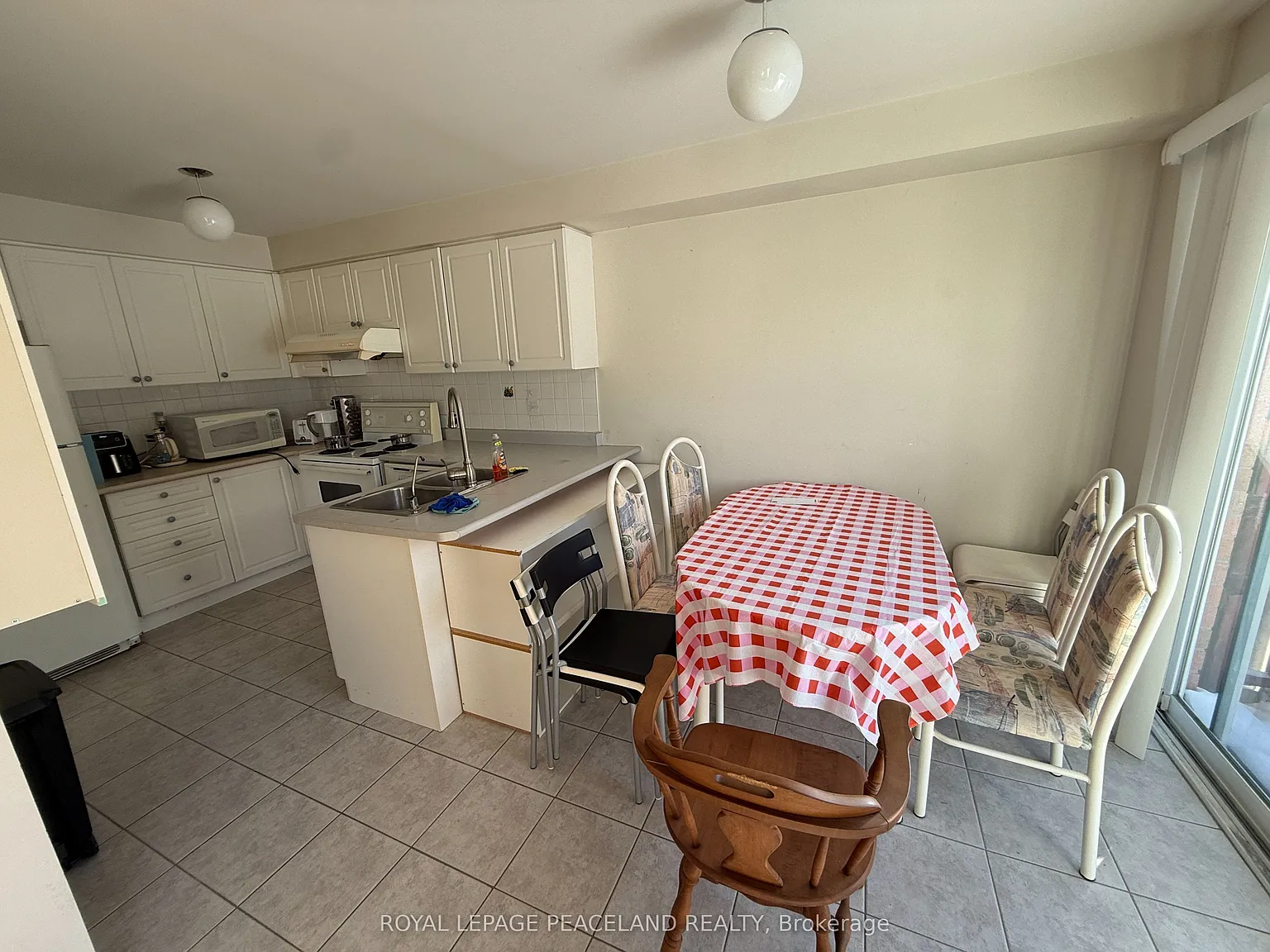 3 bed, $3,200 — Photo 3