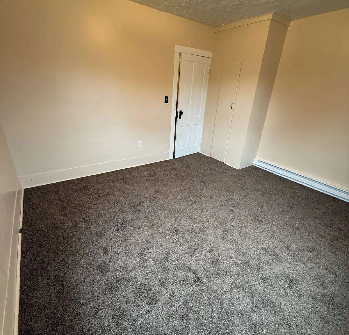 1 bed, 1.0 bath, $995 — Photo 3