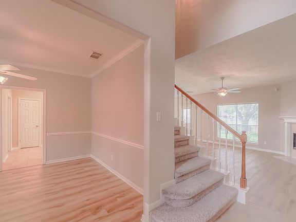 5th image of 902 N Wellsford Dr
