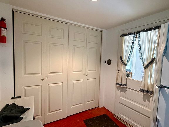4th image of 10948 Beaver Pond Dr
