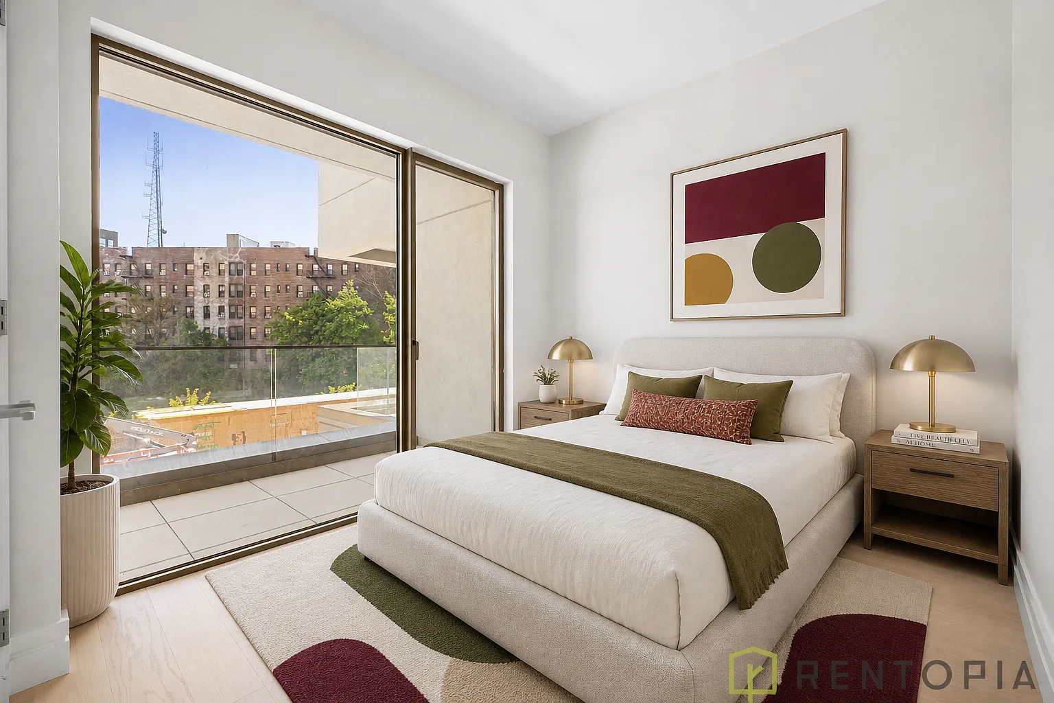 960 Franklin Avenue — Photo 4