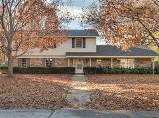 2205 Forest Hills Rd, Grapevine, TX 76051