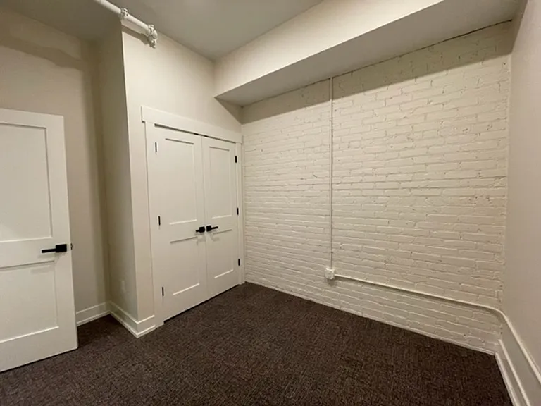 Beautiful Apartments West Grand Neighborhood — Photo 15