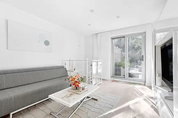 Rented by Compass | media 23