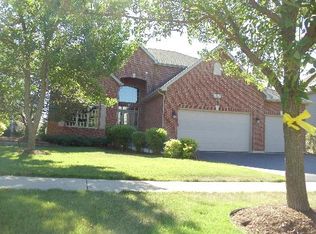 3324 Farmgate Dr, Naperville, IL 60564