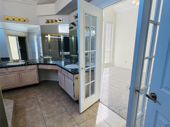 8101 Teal Dr, Rowlett, TX 75088