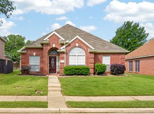 824 High Meadow Ct, Lewisville, TX 75077