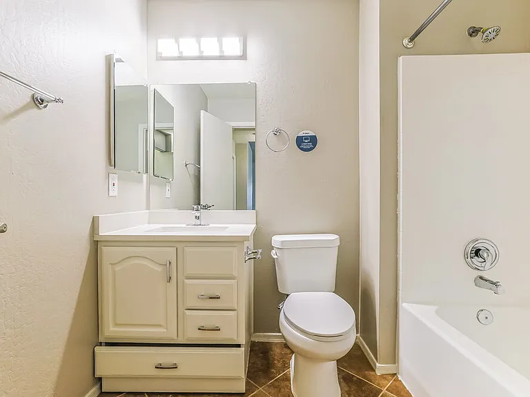 2047 E Brooks St — Photo 15