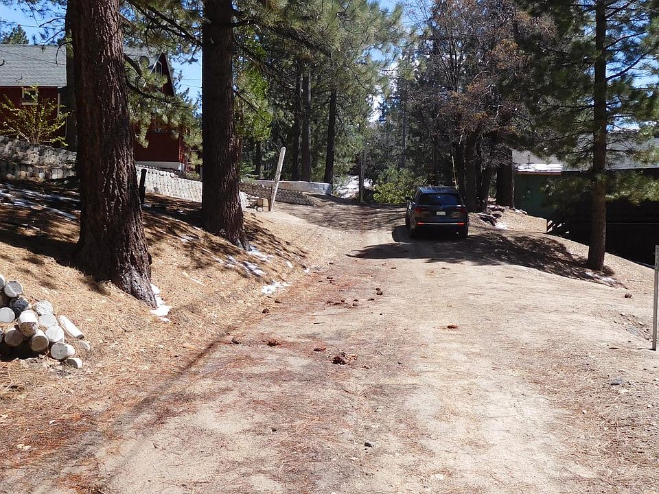 2nd image of 511 Pine Ln