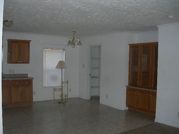 3rd image of 120 Chatham Forest Cir