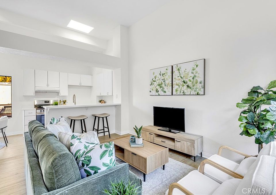 1st image of 44 Aruba St