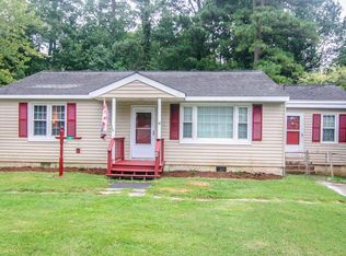 41 Roseneath Ave, Kilmarnock, VA 22482
