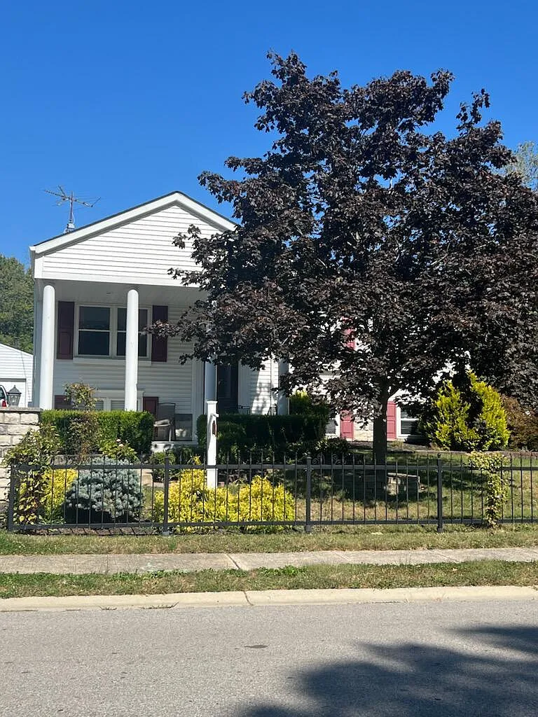 291 Hawthorne Rd photo 1