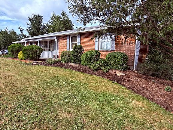3rd image of 5963 Valley Rd