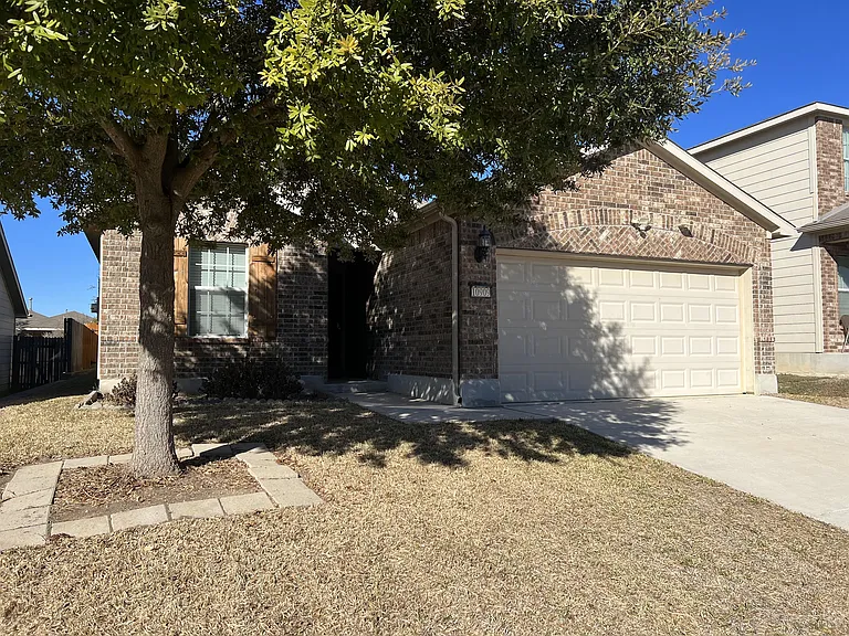 10909 Charreada Trl — Photo 3
