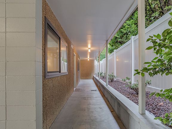 5th image of 506 S 222nd St APT 1
