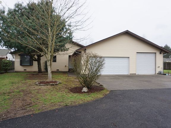 4th image of 7612 NE 64th Cir