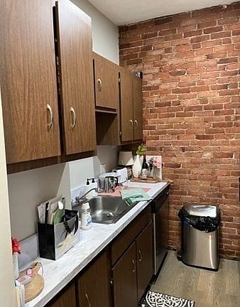 5th image of 142 Chandler St APT 4