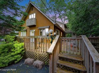 322 Scotch Pine Dr, Pocono Summit, PA