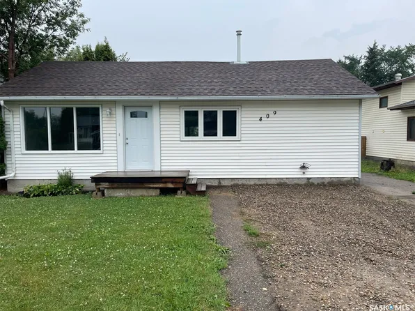 409 4th Street W, Meadow Lake, SK S9X 1Y4