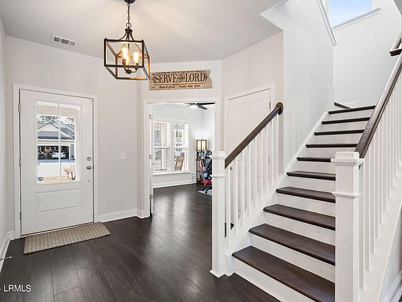 4th image of 275 Malind Bluff Drive