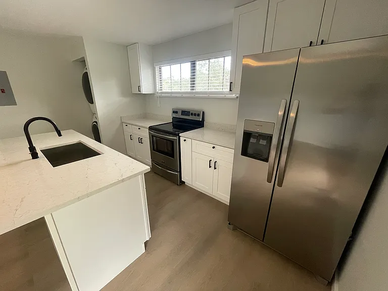 2546 Granada Ave #C — Photo 4