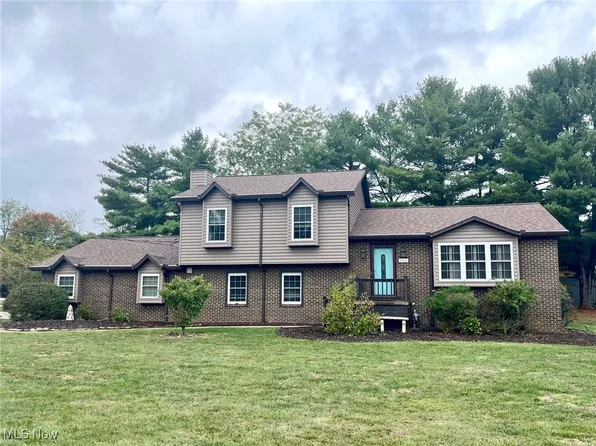 201 Flintwood Dr, Marietta, OH 45750