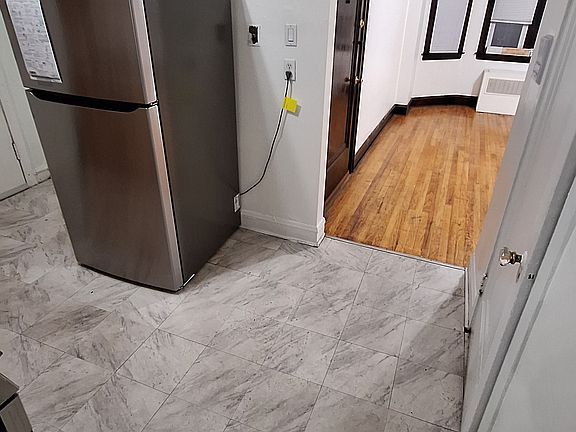 KITCHEN REFRIDG STILL WRAPPED