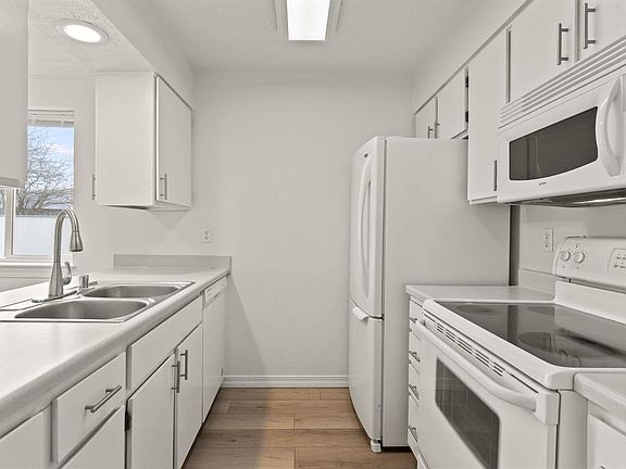 4th image of 222 N Hutchinson Rd APT 105