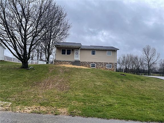 3rd image of 3730 Mona Dr