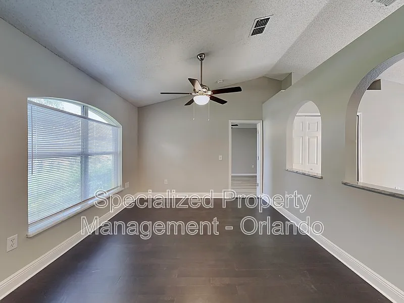 3 bed, 2.0 bath, 1440 sqft, $1,720 — Photo 2