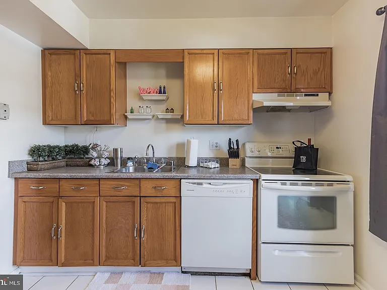 9066 Reynolds Pl — Photo 3