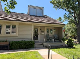 64 SW Pepper Tree Ln, Topeka, KS 66611