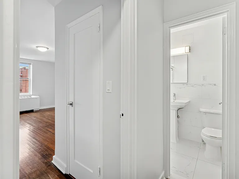 1540 Pelham Pkwy S #1J — Photo 5