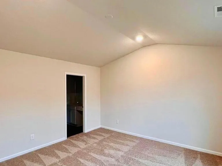 110 Shallow Dr — Photo 6