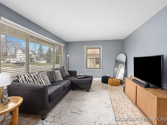 3rd image of 3042 Locke Ave SW