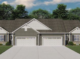 861 Stirling Dr, Oconomowoc, WI 53066