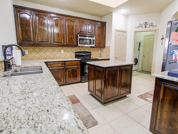 2nd image of 3225 Buckthorn Ln