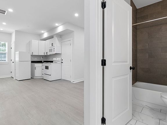 5th image of 54 Rhode Island Ave NW #9