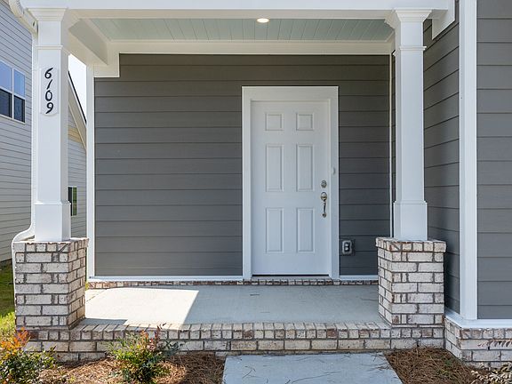 Elba GY, Single Family Home