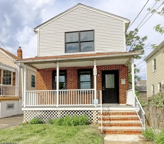 101 Carlton Ave — Photo 1