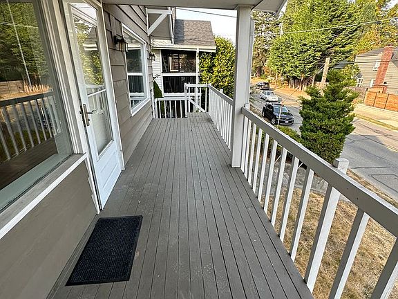 3rd image of 6705 32nd Ave NW