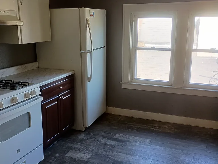 912 Hall St SE — Photo 8