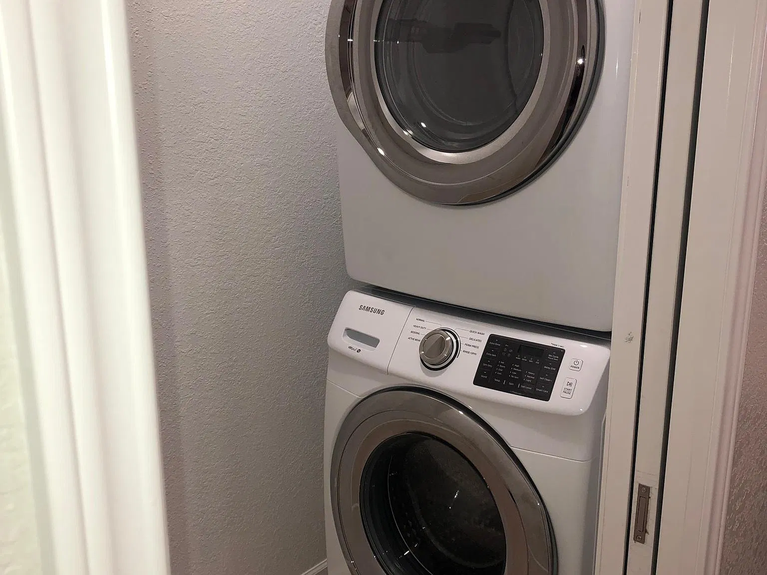 1 bed, 800 sqft, $1,300 — Photo 3