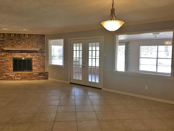 2nd image of 112 Forest Hill Ln