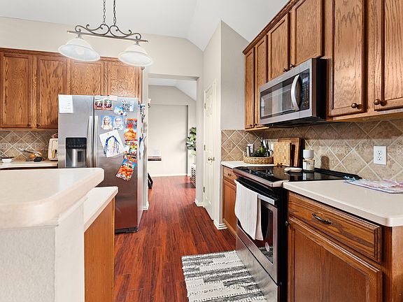 5th image of 2605 Swan Dr