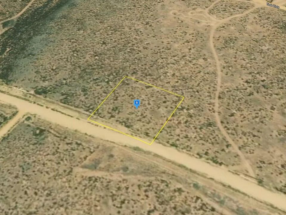 2nd image of 215 Avenida De Veronica