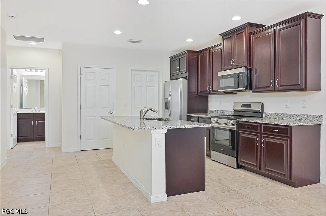2 bed, 2.0 bath, 1519 sqft, $2,200 — Photo 4